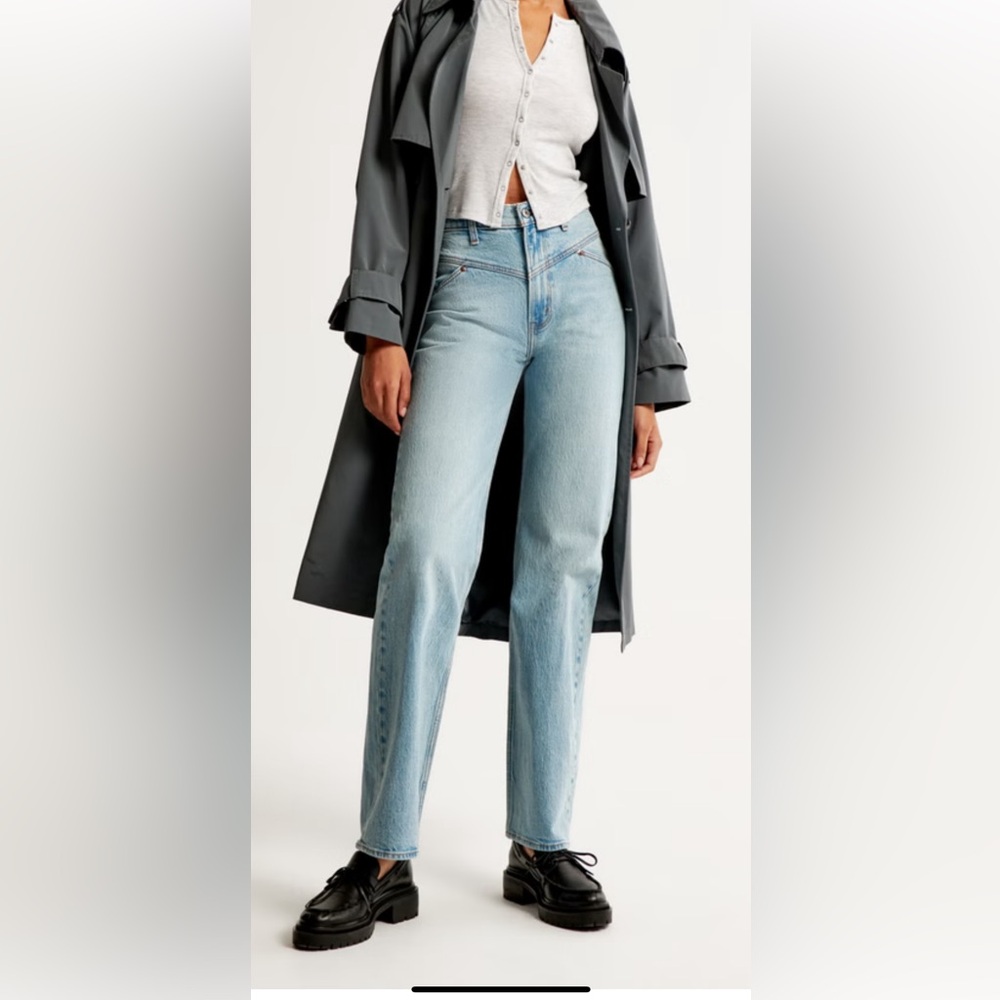 V Yoke high rise 90’s relaxed A&F jeans